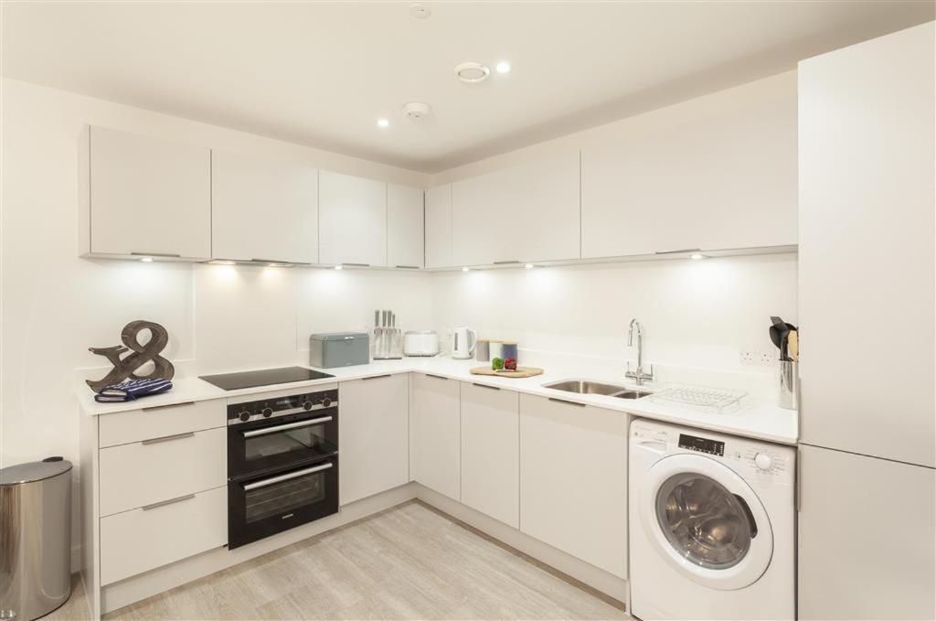 5 Putsborough - Luxury Apartment At Byron Woolacombe, Only 4 Minute Walk To Woolacombe Beach! מראה חיצוני תמונה